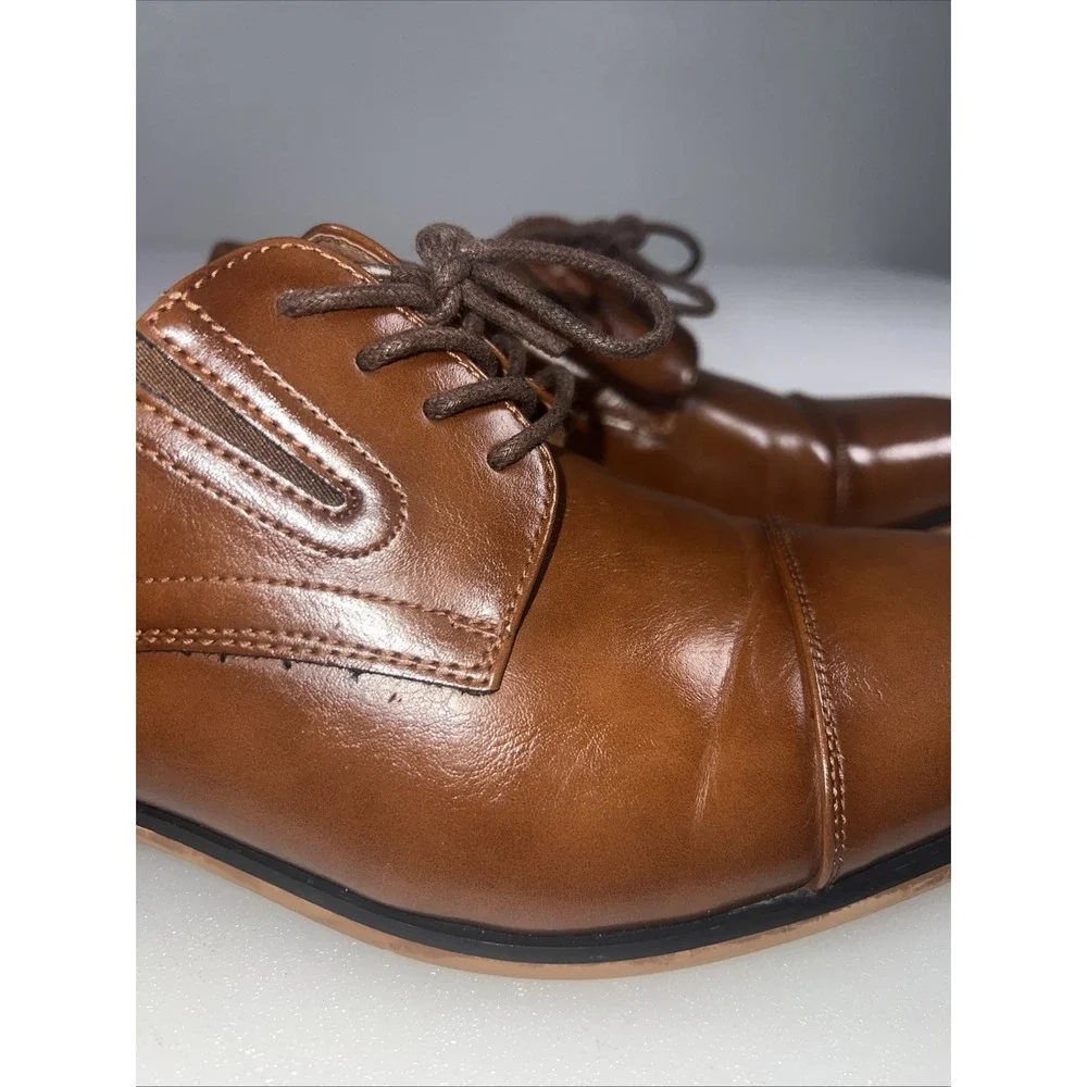Guess GMSULAI-R Men's 8.5 Cognac Cap Toe Oxford Dress Shoes Brown Lace Up Excell
